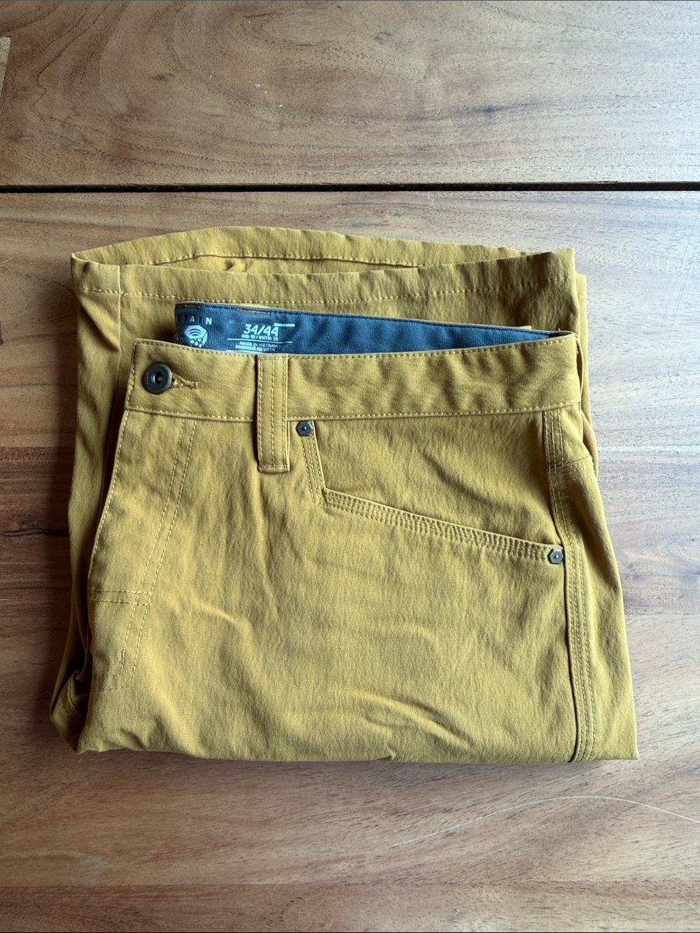 Mountain Hardwear Men's 10” inseam Shorts